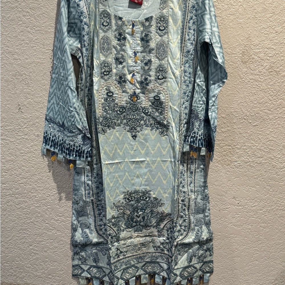 Elegant Blue and Gray Patterned Dress